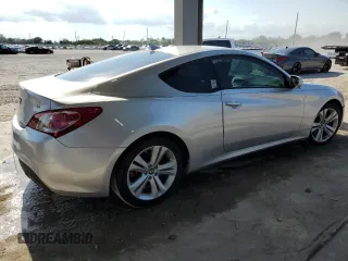 2010 Hyundai Genesis Coupe Grand Touring z VIN KMHHU6KH8AU040913, wystawiony jako Copart lot #57479885 z przebiegiem Nie podano mil oraz Szkoda całkowita • Salvage title. Historia ofert i sprzedaży dostępna na DreamBid. Obrazek 3.