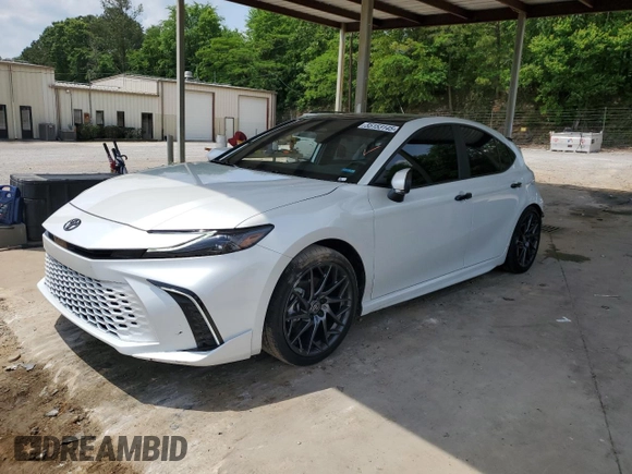 2025 Toyota Camry LE z VIN 4T1DAACK4SU058976, wystawiony jako Copart lot #55153145 z przebiegiem 18 584 mil mil oraz Szkoda całkowita • Salvage title. Historia ofert i sprzedaży dostępna na DreamBid. Obrazek 1.