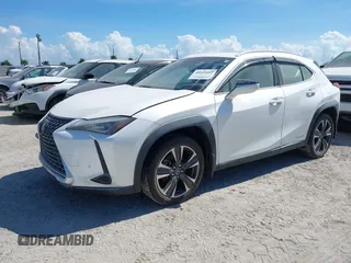 2021 Lexus UX with VIN JTHP9JBH4M2044900, listed as a IAAI auction lot 40543882 with 1 mi miles. Bid and sale history available at carsss.com. Image 18.