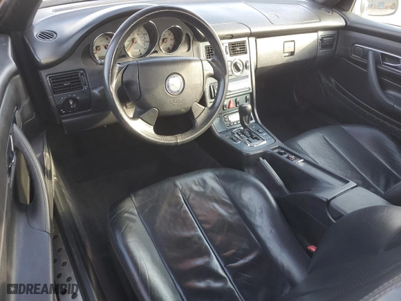 1998 Mercedes-Benz SLK-Class with VIN WDBKK47FXWF021334, listed as a Copart auction lot 89292305 with 86,952 mi miles and Salvage Title. Bid and sale history available at carsss.com. Image 8.