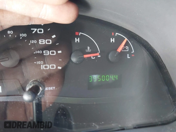 2008 Ford Econoline Cargo Commercial with VIN 1FTNE24W08DA83712, listed as a IAAI auction lot 41831945 with 395,004 mi miles and . Bid and sale history available at carsss.com. Image 7.