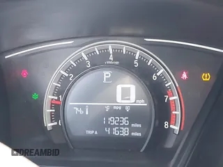 2017 Honda Civic LX z VIN 2HGFC2F56HH516730, wystawiony jako IAAI lot #42130963 z przebiegiem 119 236 mil mil oraz . Historia ofert i sprzedaży dostępna na DreamBid. Obrazek 7.