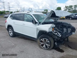 2018 Volkswagen Atlas 3.6L V6 SE with VIN 1V2KR2CA1JC566584, listed as a IAAI auction lot 39396241 with 103,867 mi miles. Bid and sale history available at carsss.com. Image 1.