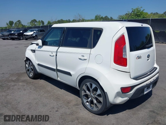 2013 Kia Soul with VIN KNDJT2A54D7572316, listed as a IAAI auction lot 42021696 with 141,638 mi miles. Bid and sale history available at carsss.com. Image 3.