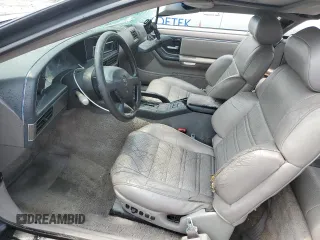 1989 Ford Thunderbird z VIN 1FAPP64R0KH161691, wystawiony jako Copart lot #60097275 z przebiegiem 70 041 mil mil oraz Szkoda całkowita • Salvage title. Historia ofert i sprzedaży dostępna na DreamBid. Obrazek 7.