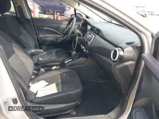 2020 Nissan Versa S z VIN 3N1CN8DV6LL885057, wystawiony jako IAAI lot #41928249 z przebiegiem 55 910 mil mil oraz . Historia ofert i sprzedaży dostępna na DreamBid. Obrazek 5.