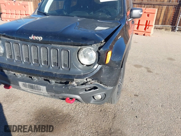 2018 Jeep Renegade Trailhawk with VIN ZACCJBCB4JPJ00887, listed as a IAAI auction lot 40981104 with 99,983 mi miles. Bid and sale history available at carsss.com. Image 6.