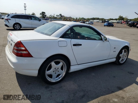 1999 Mercedes-Benz SLK-Class with VIN WDBKK47F9XF130501, listed as a Copart auction lot 71770824 with 124,669 mi miles and Clean Title. Bid and sale history available at carsss.com. Image 3.
