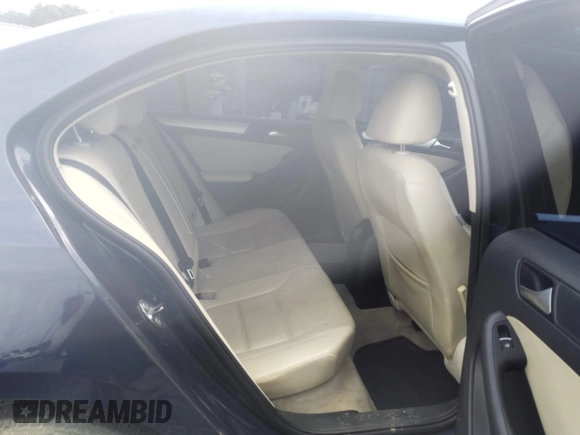 2013 Volkswagen Jetta SE with VIN 3VWDP7AJ5DM356022, listed as a IAAI auction lot 42777153 with 174,033 mi miles and . Bid and sale history available at DreamBid. Image 8.