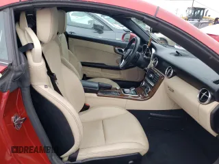 2016 Mercedes-Benz SLK 300 z VIN WDDPK3JA5GF118480, wystawiony jako Copart lot #38621284 z przebiegiem 40 950 mil mil oraz . Historia ofert i sprzedaży dostępna na DreamBid. Obrazek 10.