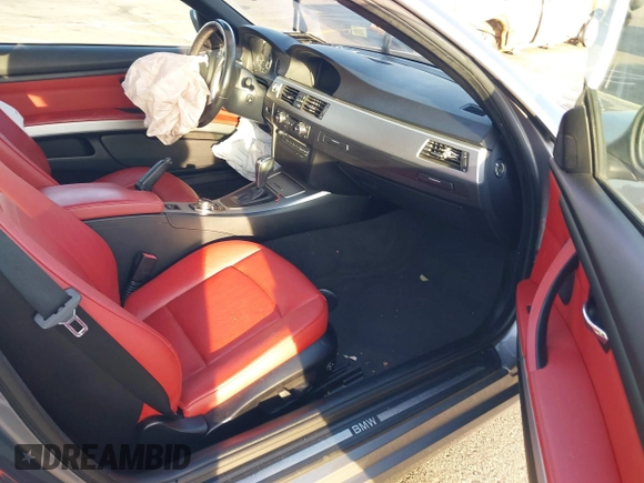 2013 BMW 3 Series 328i z VIN WBADW7C57DE731210, wystawiony jako IAAI lot #41848625 z przebiegiem 105 443 mil mil oraz . Historia ofert i sprzedaży dostępna na DreamBid. Obrazek 5.