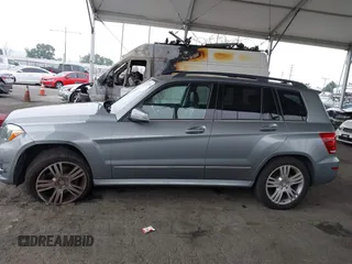 2013 Mercedes-Benz GLK 350 z VIN WDCGG5HB4DG089009, wystawiony jako IAAI lot #42379231 z przebiegiem 98 755 mil mil oraz . Historia ofert i sprzedaży dostępna na DreamBid. Obrazek 14.