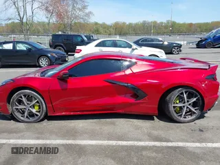 2023 Chevrolet Corvette 2LT z VIN 1G1YB2D43P5107409, wystawiony jako IAAI lot #42106263 z przebiegiem Nie podano mil oraz . Historia ofert i sprzedaży dostępna na DreamBid. Obrazek 13.