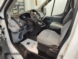 2017 Ford Transit z VIN 1FTYR2XM3HKB18931, wystawiony jako IAAI lot #42651865 z przebiegiem 142 641 mil mil oraz . Historia ofert i sprzedaży dostępna na DreamBid. Obrazek 8.