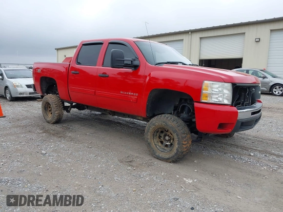 2011 Chevrolet Silverado 1500 LT with VIN 3GCPKSE36BG189128, listed as a IAAI auction lot 41919134 with 224,635 mi miles and . Bid and sale history available at DreamBid. Image 1.