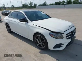 2019 Mercedes-Benz E 300 with VIN WDDZF4JBXKA504054, listed as a IAAI auction lot 42030792 with 81,080 mi miles and . Bid and sale history available at DreamBid. Image 1.