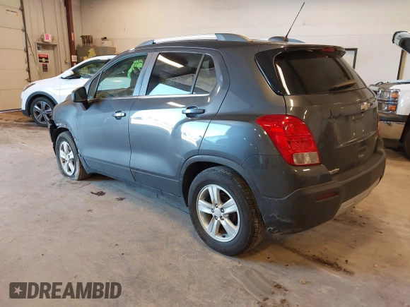 2016 Chevrolet Trax LT z VIN 3GNCJLSB8GL260323, wystawiony jako IAAI lot #42225908 z przebiegiem 134 265 mil mil oraz . Historia ofert i sprzedaży dostępna na DreamBid. Obrazek 3.