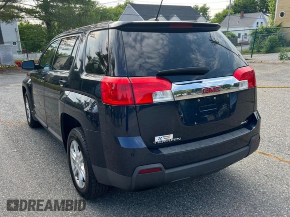 2015 GMC Terrain SLE z VIN 2GKFLVEK6F6144259, wystawiony jako Copart lot #61505395 z przebiegiem 169 995 mil mil oraz Czysty tytuł • Clean title. Historia ofert i sprzedaży dostępna na DreamBid. Obrazek 3.