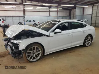 2024 Audi A5 Sportback S line Premium Plus z VIN WAUFACF56RA009110, wystawiony jako Copart lot #66466605 z przebiegiem Nie podano mil oraz Szkoda całkowita • Salvage title. Historia ofert i sprzedaży dostępna na DreamBid. Obrazek 1.