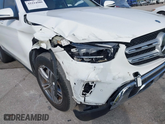 2022 Mercedes-Benz GLC 300 with VIN W1N0G8DB4NV395227, listed as a IAAI auction lot 42214509 with 14,886 mi miles and . Bid and sale history available at DreamBid. Image 6.