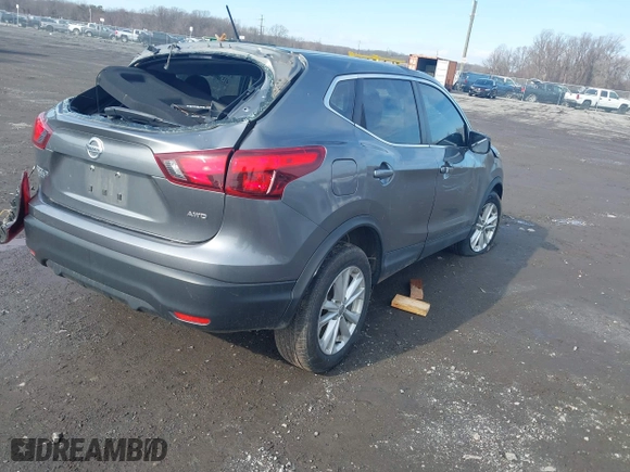 2017 Nissan Rogue Sport SL with VIN JN1BJ1CR3HW118691, listed as a IAAI auction lot 41532605 with 107,025 mi miles. Bid and sale history available at carsss.com. Image 4.