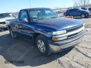 2002 Chevrolet Silverado 1500 with VIN 1GCEC14W22Z151678, listed as a IAAI auction lot 41788024 with 104,195 mi miles. Bid and sale history available at carsss.com. Image 1.