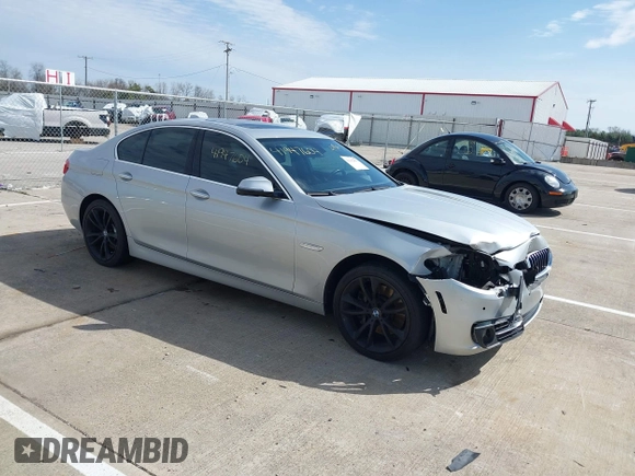 2015 BMW 5 Series 535i z VIN WBA5B1C57FG127497, wystawiony jako IAAI lot #41947604 z przebiegiem 145 577 mil mil oraz . Historia ofert i sprzedaży dostępna na DreamBid. Obrazek 1.