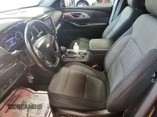 2022 Chevrolet Traverse LT Cloth z VIN 1GNEVGKW2NJ154512, wystawiony jako IAAI lot #42569716 z przebiegiem 84 735 mil mil oraz . Historia ofert i sprzedaży dostępna na DreamBid. Obrazek 3.