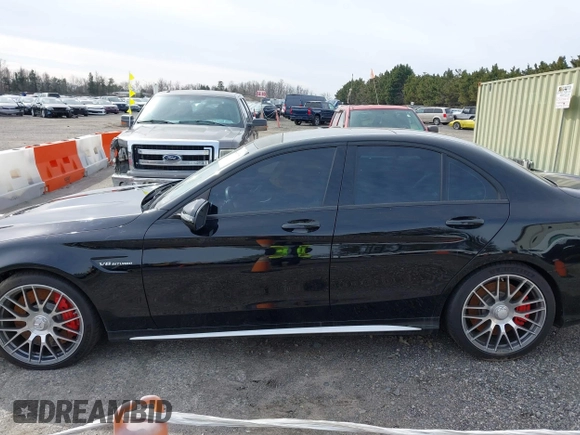 2016 Mercedes-Benz C 63 S AMG with VIN 55SWF8HB8GU118742, listed as a IAAI auction lot 41080786 with 128,170 mi miles and . Bid and sale history available at DreamBid. Image 15.