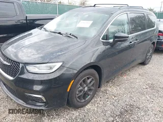 2022 Chrysler Pacifica Touring L with VIN 2C4RC1BG9NR194782, listed as a IAAI auction lot 41842410 with 76,231 mi miles and . Bid and sale history available at DreamBid. Image 18.
