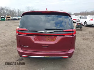 2021 Chrysler Pacifica Touring L with VIN 2C4RC1BG6MR597911, listed as a IAAI auction lot 41660729 with 72,004 mi miles and . Bid and sale history available at DreamBid. Image 16.