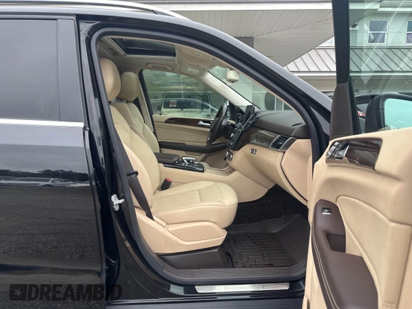2016 Mercedes-Benz GLE 350 with VIN 4JGDA5HB2GA751053, listed as a IAAI auction lot 42632182 with 158,790 mi miles and . Bid and sale history available at DreamBid. Image 5.