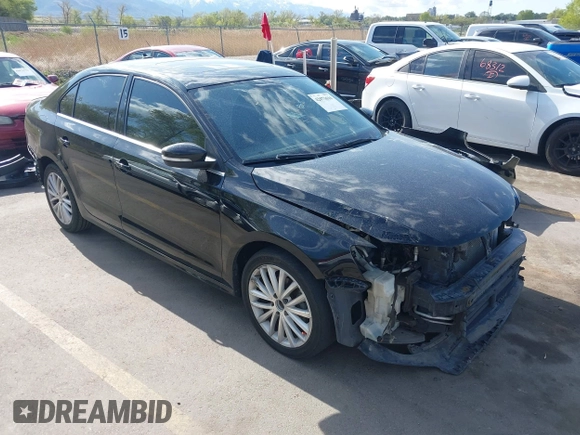 2015 Volkswagen Jetta SE z VIN 3VWD17AJ4FM235602, wystawiony jako IAAI lot #42073616 z przebiegiem 183 291 mil mil oraz . Historia ofert i sprzedaży dostępna na DreamBid. Obrazek 1.