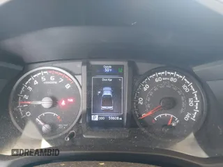 2021 Toyota Tacoma SR с VIN 3TYRX5GN8MT005858, выставлен на аукционе IAAI как лот 42022056 с пробегом 59 608 миль миль и . История ставок и продаж доступна на DreamBid. Изображение 7.