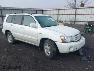 2007 Toyota Highlander w/3rd Row with VIN JTEDP21A070136053, listed as a IAAI auction lot 41687568 with 214,939 mi miles. Bid and sale history available at carsss.com. Image 1.