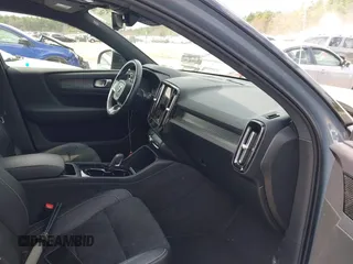 2021 Volvo XC40 z VIN YV4ED3UR9M2600401, wystawiony jako IAAI lot #42082399 z przebiegiem Nie podano mil oraz . Historia ofert i sprzedaży dostępna na DreamBid. Obrazek 5.