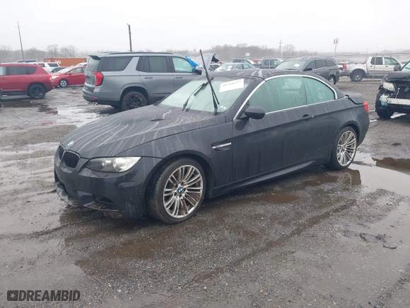 2011 BMW M3 with VIN WBSDX9C56BE784093, listed as a IAAI auction lot 41564377 with 1 mi miles. Bid and sale history available at carsss.com. Image 17.