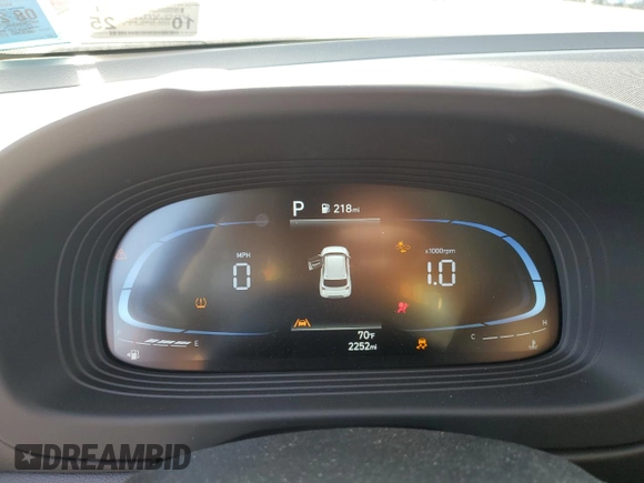 2024 Hyundai Venue Limited with VIN KMHRC8A33RU292833, listed as a Copart auction lot 53693115 with 2,252 mi miles and Salvage Title. Bid and sale history available at DreamBid. Image 9.