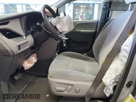 2019 Toyota Sienna LE Auto Access Seat with VIN 5TDKZ3DC6KS012190, listed as a Copart auction lot 54215005 with 70,332 mi miles and Salvage title. Bid and sale history available at DreamBid. Image 7.