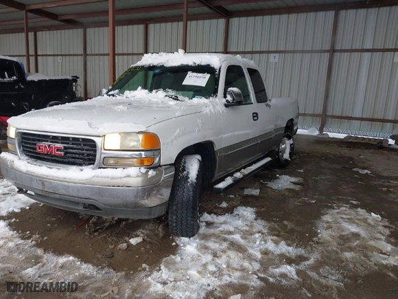2002 GMC Sierra 1500 SLE with VIN 2GTEK19T721117956, listed as a IAAI auction lot 41290038 with 173,440 mi miles. Bid and sale history available at carsss.com. Image 2.