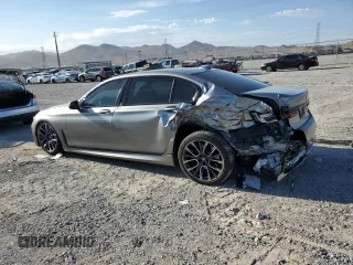 2022 BMW 7 Series 740i with VIN WBA7T2C01NCK85520, listed as a Copart auction lot 63442793 with 8,472 mi miles. Bid and sale history available at carsss.com. Image 2.