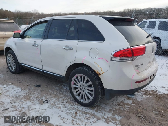 2011 Lincoln MKX with VIN 2LMDJ8JK0BBJ28172, listed as a IAAI auction lot 41083250 with 145,402 mi miles. Bid and sale history available at carsss.com. Image 3.