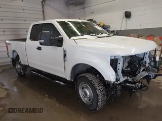 2022 Ford F-250 XL with VIN 1FT7X2B67NEC02786, listed as a IAAI auction lot 41246298 with 71,976 mi miles and . Bid and sale history available at DreamBid. Image 1.