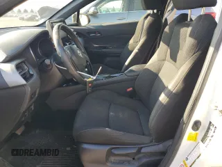 2019 Toyota C-HR XLE z VIN JTNKHMBX4K1061895, wystawiony jako Copart lot #49095605 z przebiegiem 109 974 mil mil oraz Szkody całkowita. Historia ofert i sprzedaży dostępna na DreamBid. Obrazek 7.