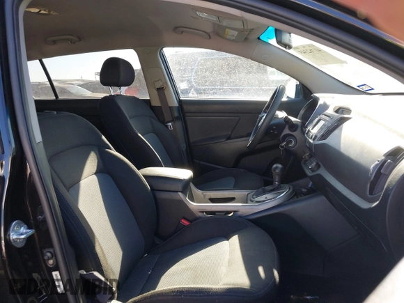 2014 Kia Sportage LX with VIN KNDPB3AC1E7656967, listed as a IAAI auction lot 41762343 with 139,040 mi miles and . Bid and sale history available at carsss.com. Image 5.