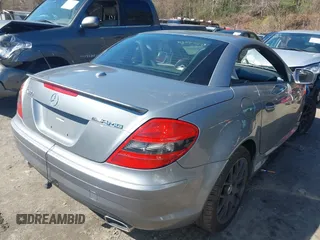 2011 Mercedes-Benz SLK 300 z VIN WDBWK5EA5BF239416, wystawiony jako IAAI lot #42048520 z przebiegiem 57 454 mil mil oraz . Historia ofert i sprzedaży dostępna na DreamBid. Obrazek 4.
