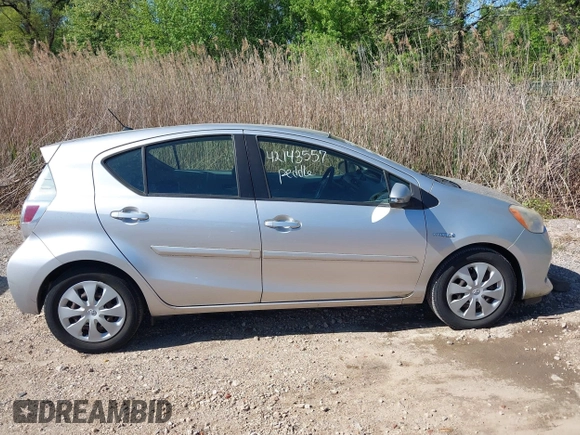 2013 Toyota Prius One with VIN JTDKDTB30D1047034, listed as a IAAI auction lot 42143557 with 186,866 mi miles. Bid and sale history available at carsss.com. Image 13.