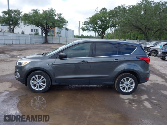 2019 Ford Escape SE with VIN 1FMCU0GDXKUB95350, listed as a IAAI auction lot 42154622 with 109,309 mi miles. Bid and sale history available at carsss.com. Image 14.