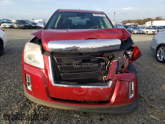 2013 GMC Terrain SLE z VIN 2GKALMEK3D6177964, wystawiony jako Copart lot #85263744 z przebiegiem 154 345 mil mil oraz Szkoda całkowita • Salvage title. Historia ofert i sprzedaży dostępna na DreamBid. Obrazek 5.