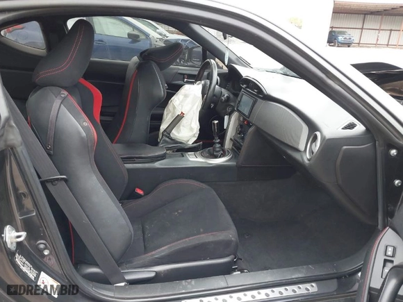 2015 Scion FR-S with VIN JF1ZNAA10F9701637, listed as a IAAI auction lot 41912045 with 1 mi miles. Bid and sale history available at carsss.com. Image 5.